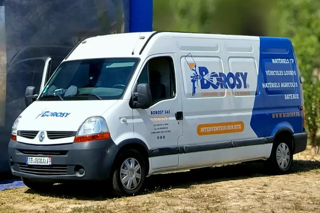 Camion-atelier Borosy floqué aux couleurs de la marque