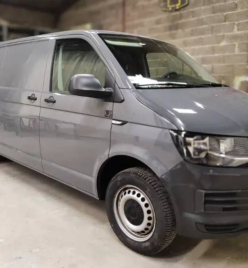 Volkswagen Transporter repeint par Borosy